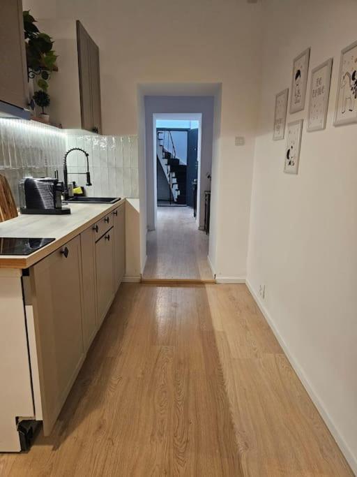 Heart Of City Center 4Br 2Bath 10 Pers Бухарест Экстерьер фото