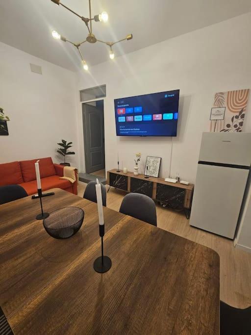 Heart Of City Center 4Br 2Bath 10 Pers Бухарест Экстерьер фото